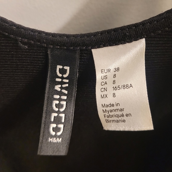 Black mini dress; size 8 - Picture 4 of 4